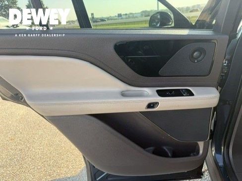 Used 2021 Lincoln Aviator Reserve w/ Equipment Group 201A AWD/4WD image 25