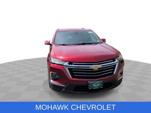 Used 2024 Chevrolet Traverse LT AWD/4WD image 3