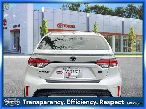 Used 2022 Toyota Corolla SE w/ Body Protection Package (TMS) image 6