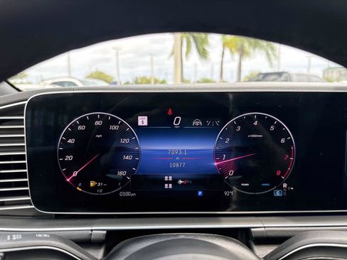 Used 2025 Mercedes-Benz GLS 450 4MATIC image 31