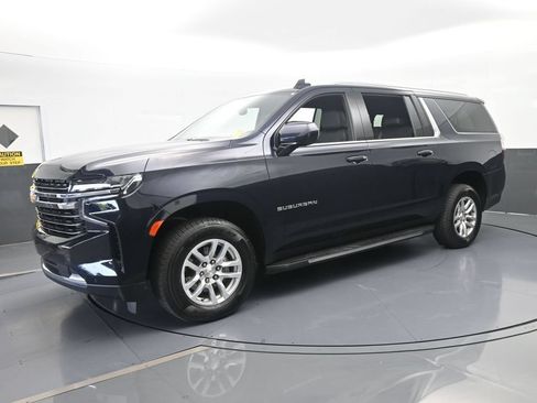 Used 2024 Chevrolet Suburban LT AWD/4WD image 2