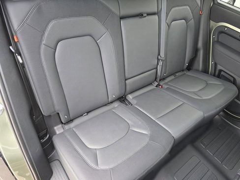 Used 2023 Land Rover Defender 110 X-Dynamic SE image 5