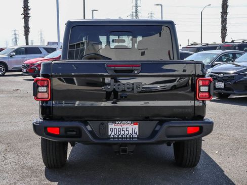 Used 2021 Jeep Gladiator Sport AWD/4WD image 8