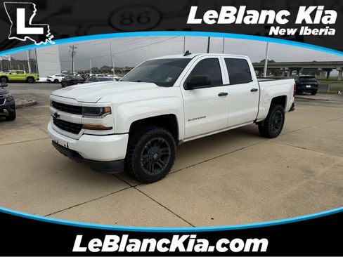 Used 2018 Chevrolet Silverado 1500 Custom w/ Custom Convenience Package image 1