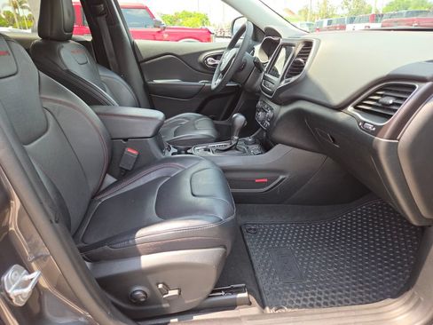 Used 2022 Jeep Cherokee Trailhawk w/ Premium Leather Package AWD/4WD image 14