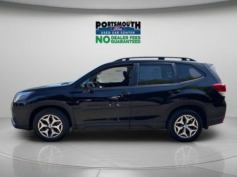 Used 2024 Subaru Forester Premium AWD/4WD image 2