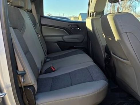 Used 2024 Chevrolet Colorado ZR2 w/ Technology Package image 12