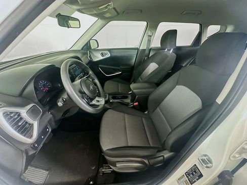 Used 2021 Kia Soul LX image 13