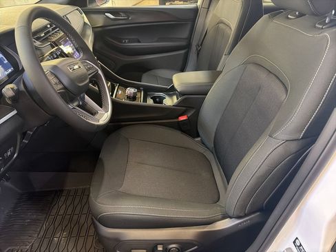 New 2026 Jeep Grand Cherokee Laredo AWD/4WD image 9