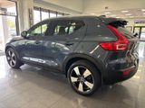 Used 2022 Volvo XC40 T5 Momentum w/ Premium Package image 3