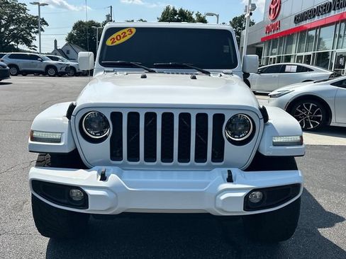 Used 2023 Jeep Gladiator Overland AWD/4WD image 8
