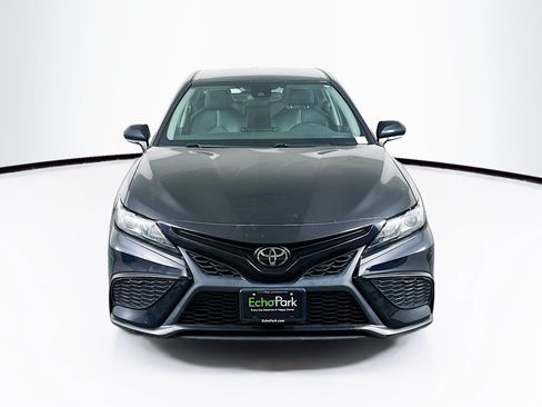 Used 2024 Toyota Camry SE FWD image 2