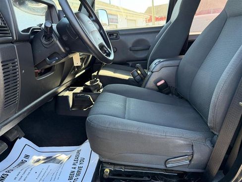 Used 2006 Jeep Wrangler X image 19