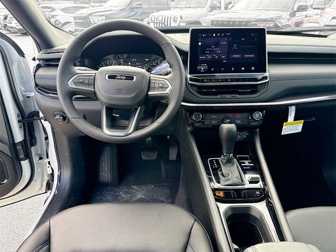 New 2026 Jeep Compass Latitude image 23