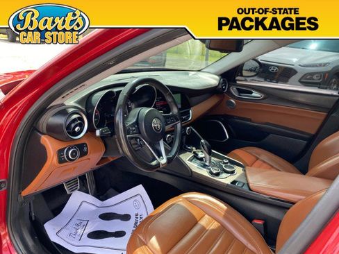 Used 2018 Alfa Romeo Giulia Ti w/ Quick Order Package 22X Lusso AWD/4WD image 26