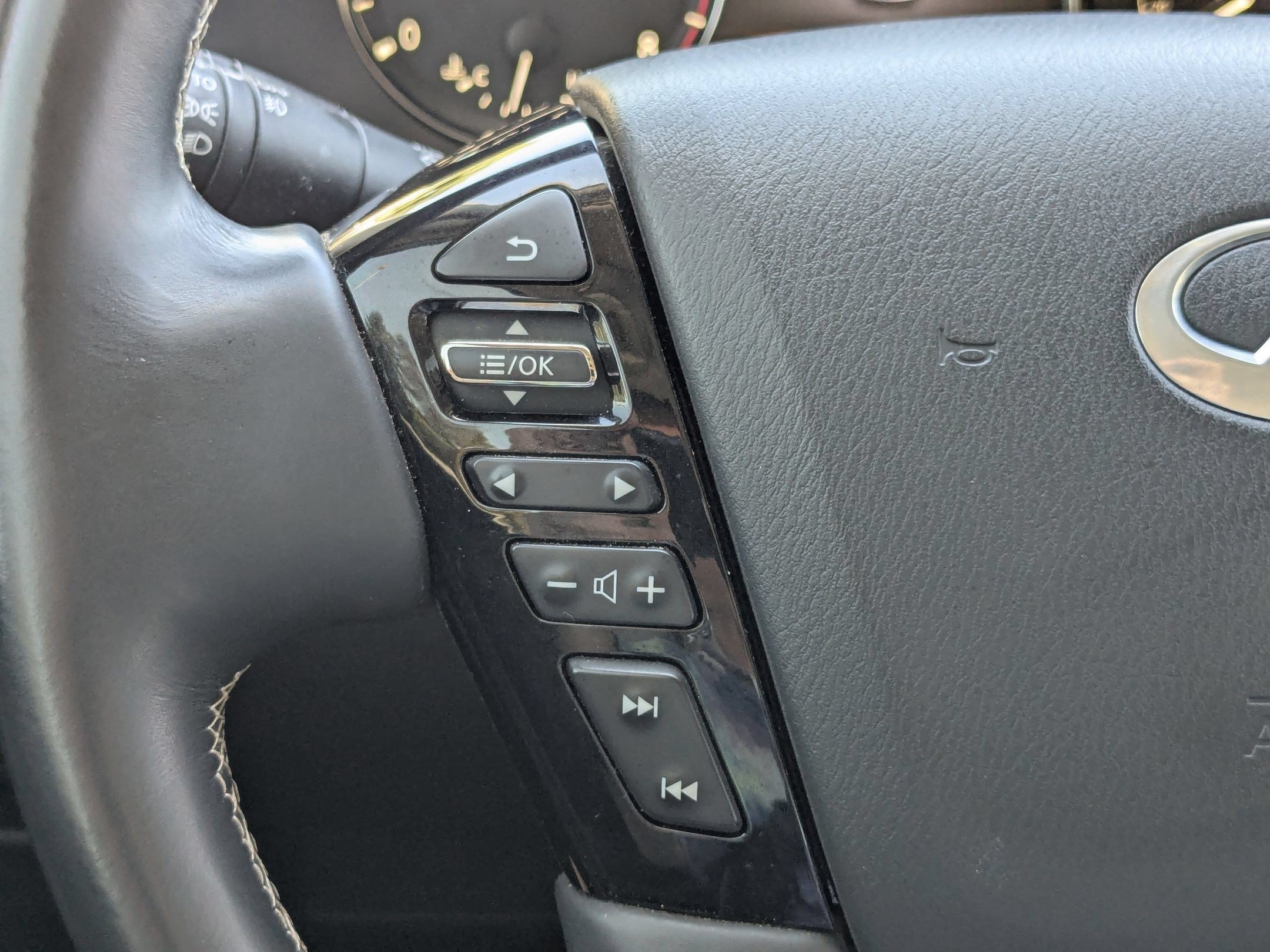 Used 2023 INFINITI QX80 Premium Select w/ Cargo Package AWD/4WD image 21