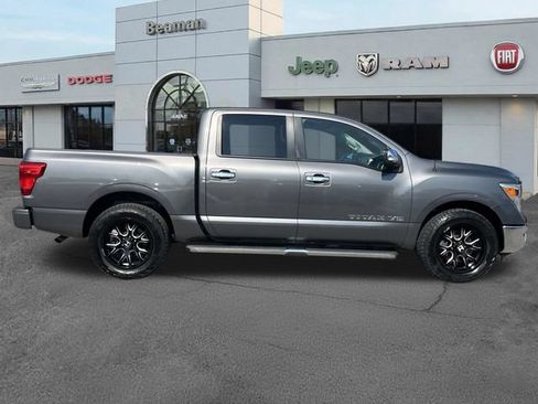 Used 2019 Nissan Titan SL RWD image 8
