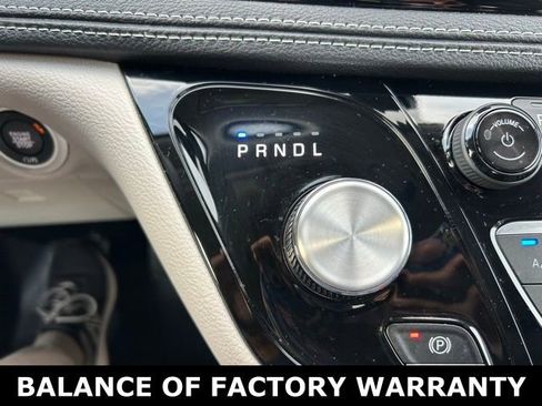 Used 2024 Chrysler Pacifica Touring-L image 25