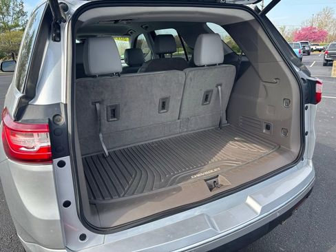 Used 2019 Chevrolet Traverse Premier w/ Driver Confidence II Package FWD image 21