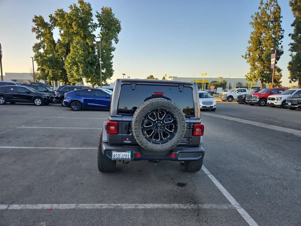 Used 2020 Jeep Wrangler Unlimited Sahara AWD/4WD image 6