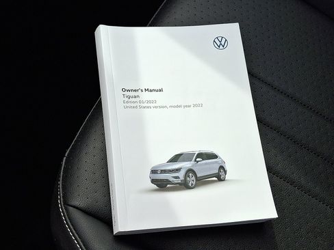 Used 2022 Volkswagen Tiguan SE R-Line image 26