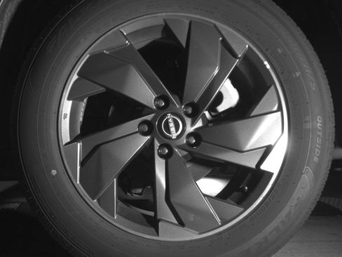 Used 2025 Nissan Rogue SV FWD image 17