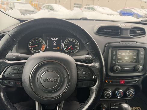 Used 2017 Jeep Renegade Altitude image 12