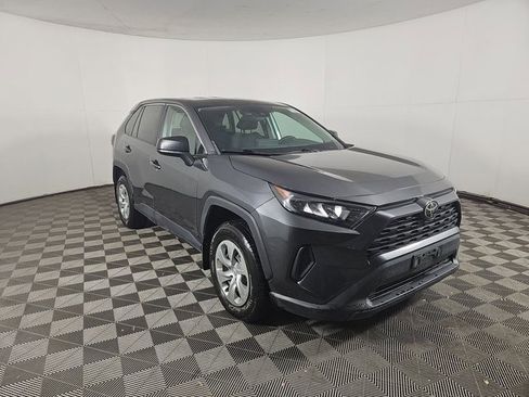 Used 2022 Toyota RAV4 LE image 3