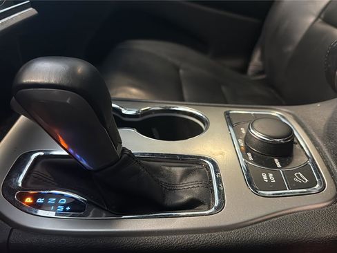 Used 2018 Jeep Grand Cherokee Limited image 24