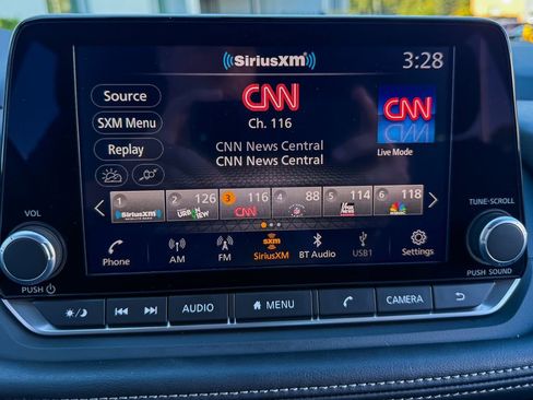 Used 2025 Nissan Rogue S image 13