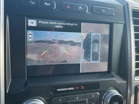 Used 2017 Ford F150 Platinum w/ Equipment Group 701A Luxury AWD/4WD image 14