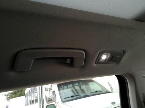 Used 2022 Volkswagen Taos SEL w/ Panoramic Sunroof Package image 30