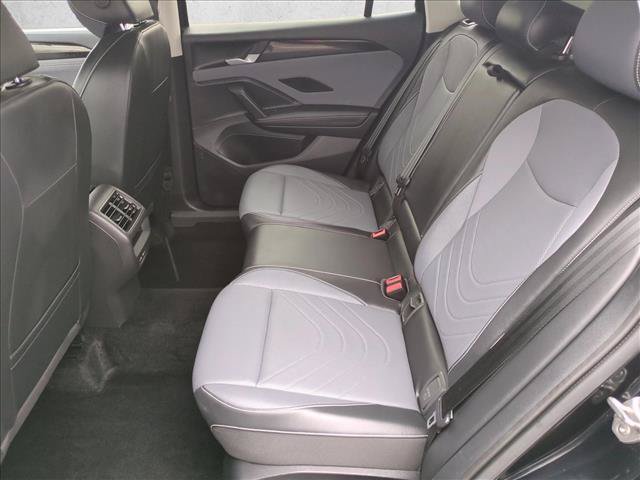 Used 2026 Volkswagen Tiguan SE FWD image 17