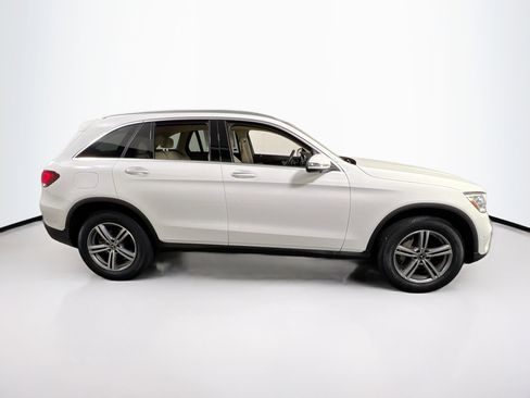 Used 2021 Mercedes-Benz GLC 300 4MATIC SUV image 4
