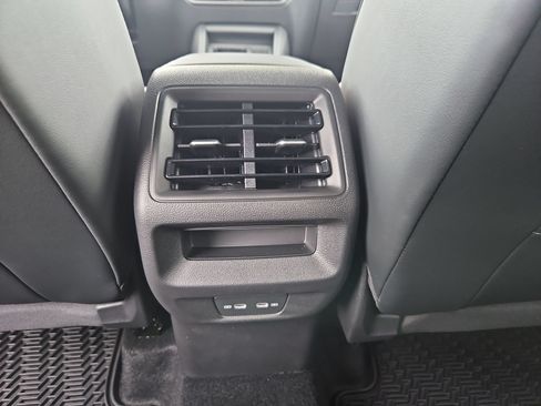 New 2026 Volkswagen Tiguan SE R-Line AWD/4WD image 23