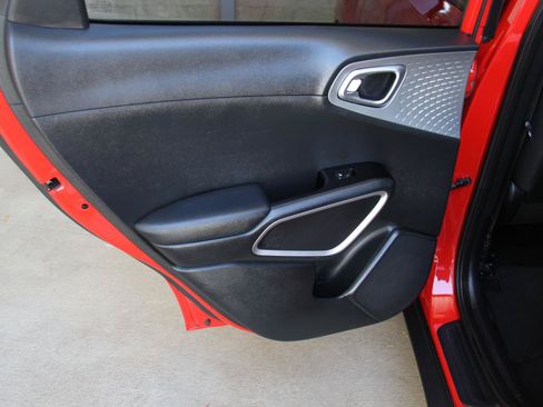 Used 2022 Kia Soul LX w/ Technology Package FWD image 21