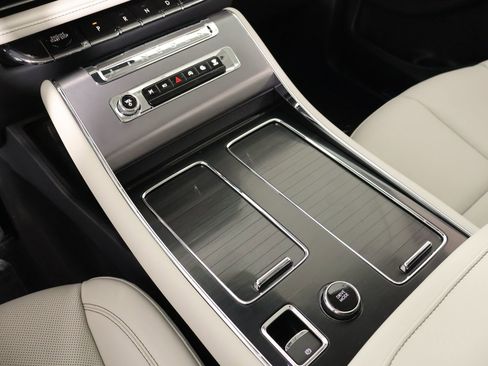 New 2026 Lincoln Aviator AWD w/ Jet Appearance Package image 8