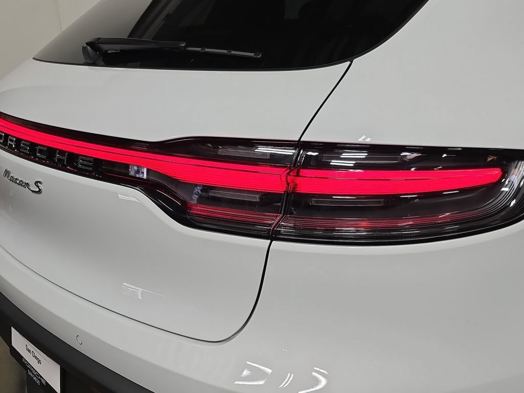 Certified 2026 Porsche Macan S AWD/4WD image 30
