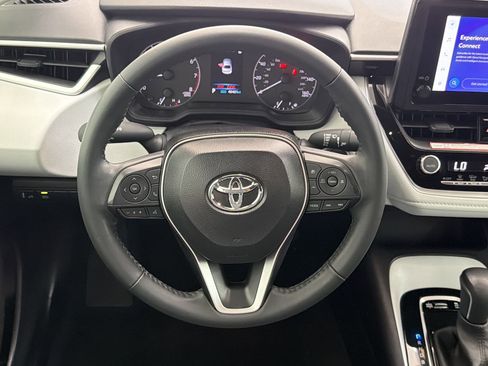 Used 2025 Toyota Corolla SE FWD image 16