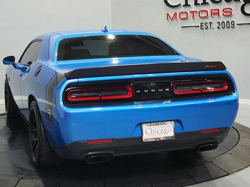 Used 2016 Dodge Challenger SRT Hellcat RWD image 9