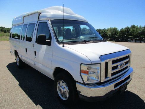 Used 2010 Ford E-350 and Econoline 350 Extended Super Duty image 5