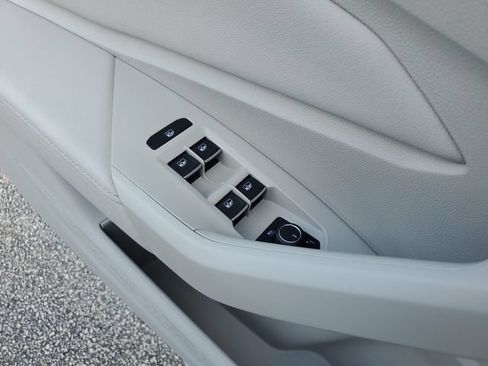 Certified 2024 Volkswagen Jetta SE FWD image 36