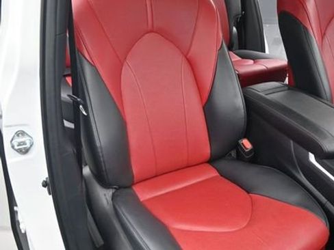 Used 2023 Toyota Highlander XSE FWD image 19