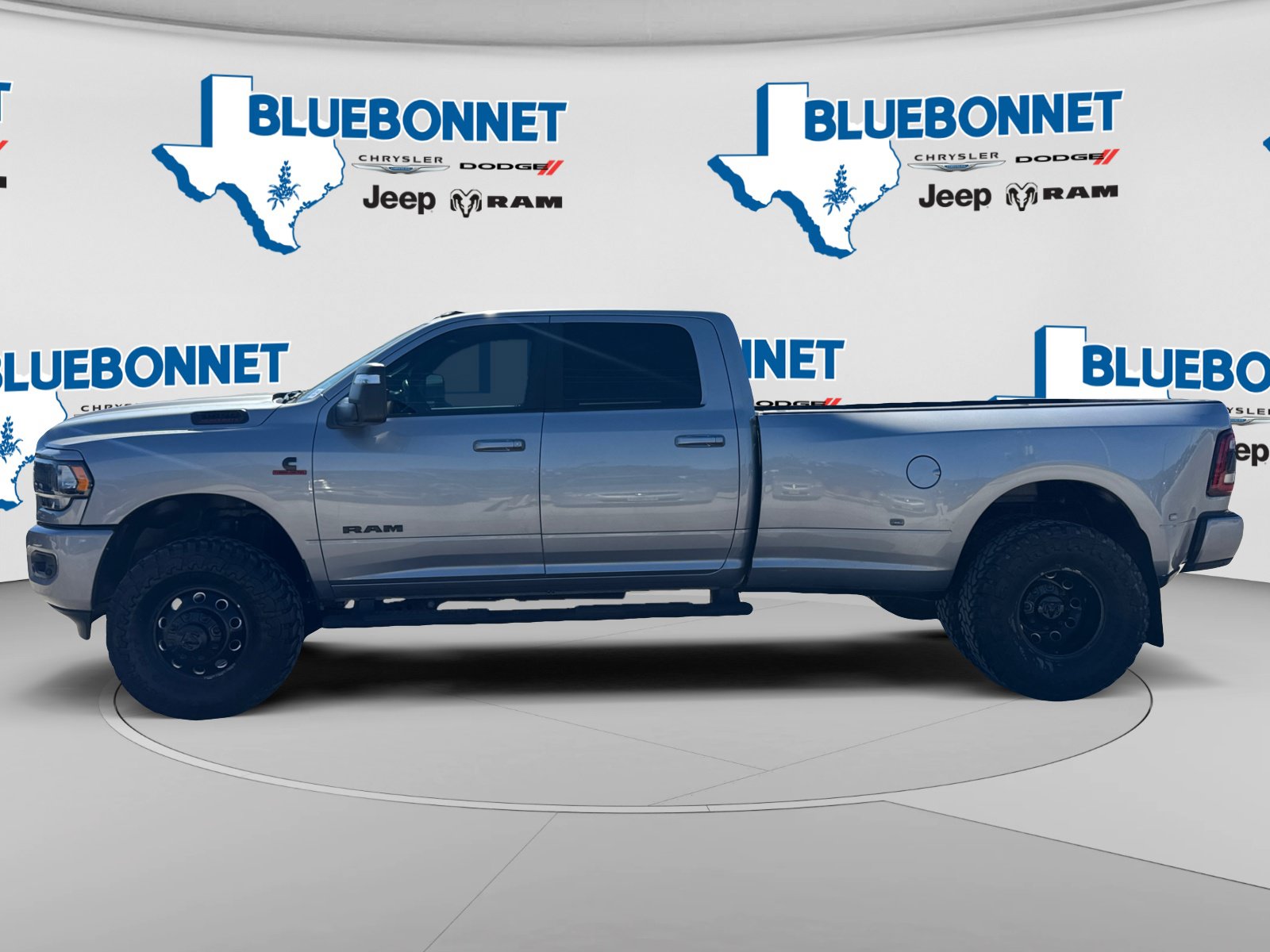 Certified 2024 RAM 3500 Lone Star w/ Night Edition AWD/4WD image 8