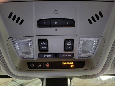 Used 2019 Chevrolet Equinox LT w/ Sun & Navigation Package image 23