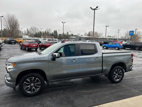 Used 2024 Chevrolet Silverado 1500 LT image 10