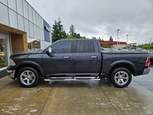 Used 2015 RAM 1500 Laramie w/ Convenience Group AWD/4WD image 8