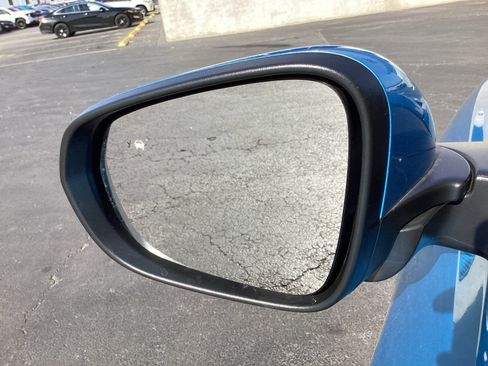 Used 2025 Chevrolet Trax LT w/ Driver Confidence Package image 32