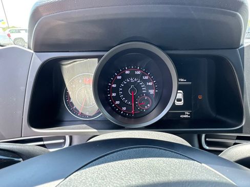 Used 2023 Hyundai Elantra SEL w/ Preferred Accessory Package FWD image 27