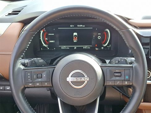 Used 2023 Nissan Pathfinder Platinum image 21